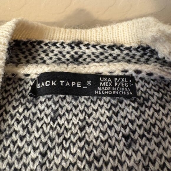 Black Tape Cream and Black Chevron Strip Womens Cardigan XLP - Picture 4 of 8